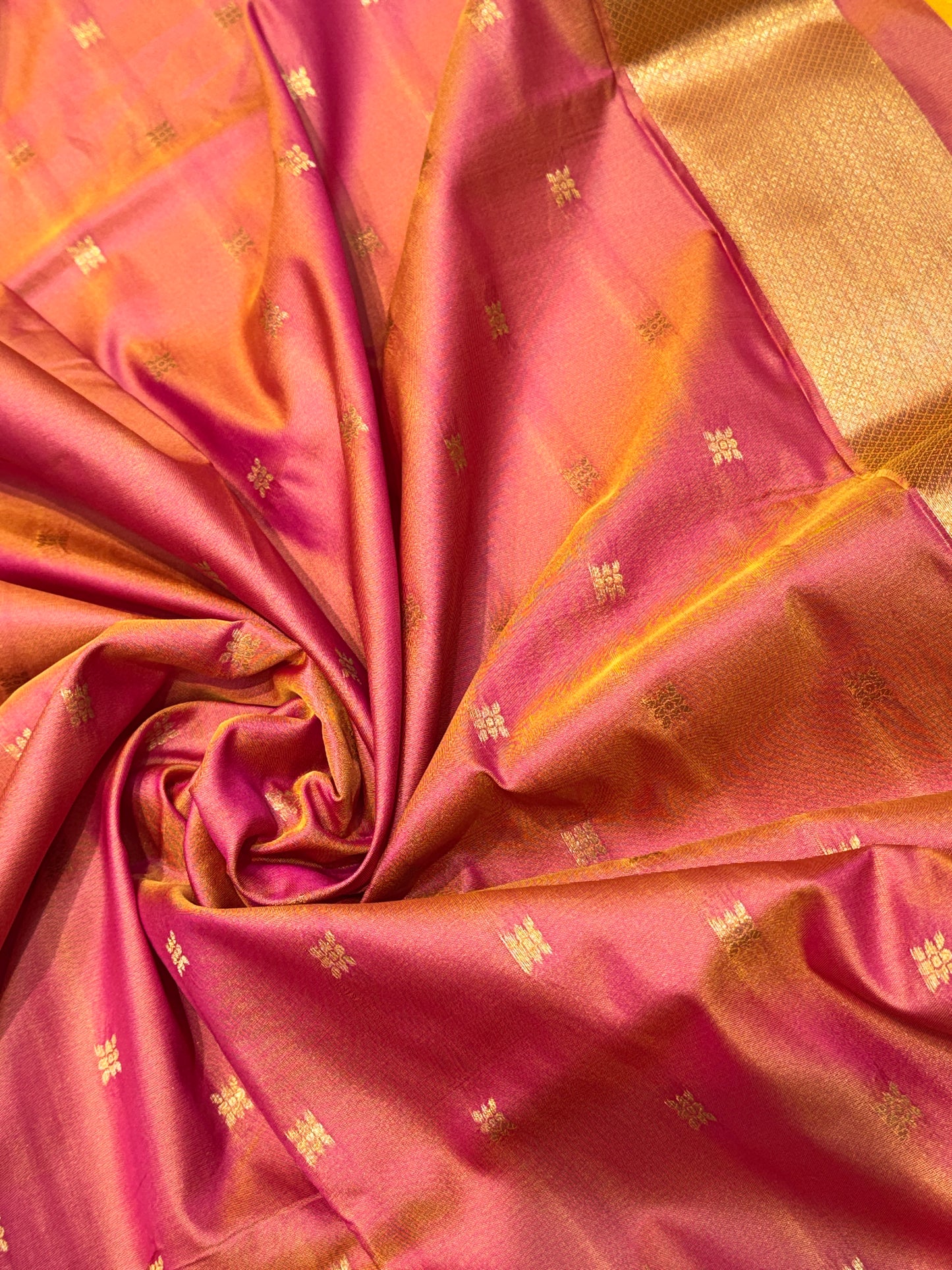 SEMI POCHAMPALLI