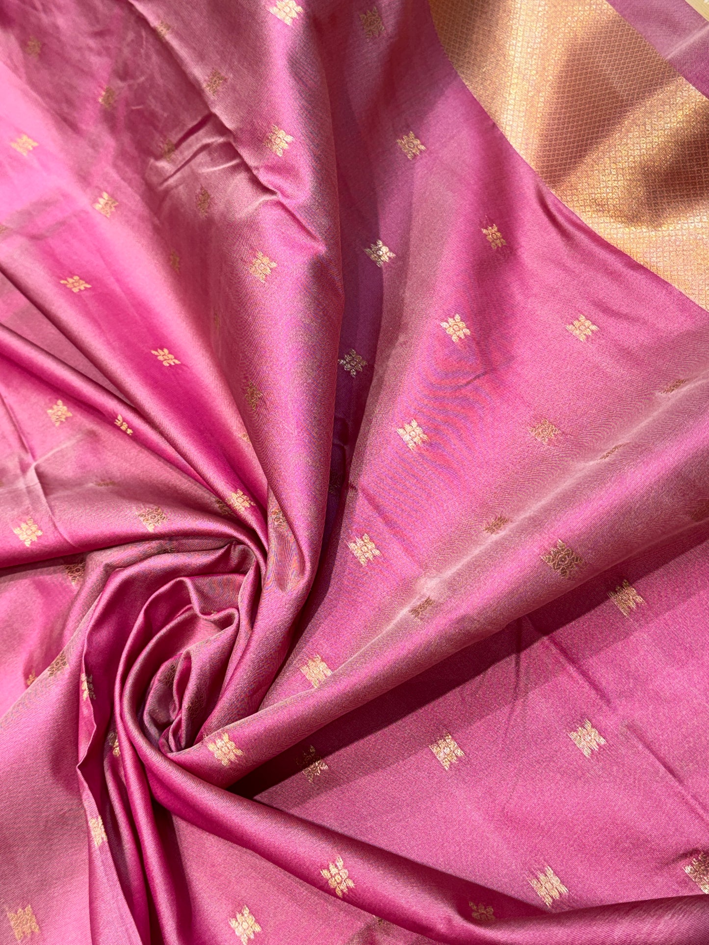 SEMI POCHAMPALLI