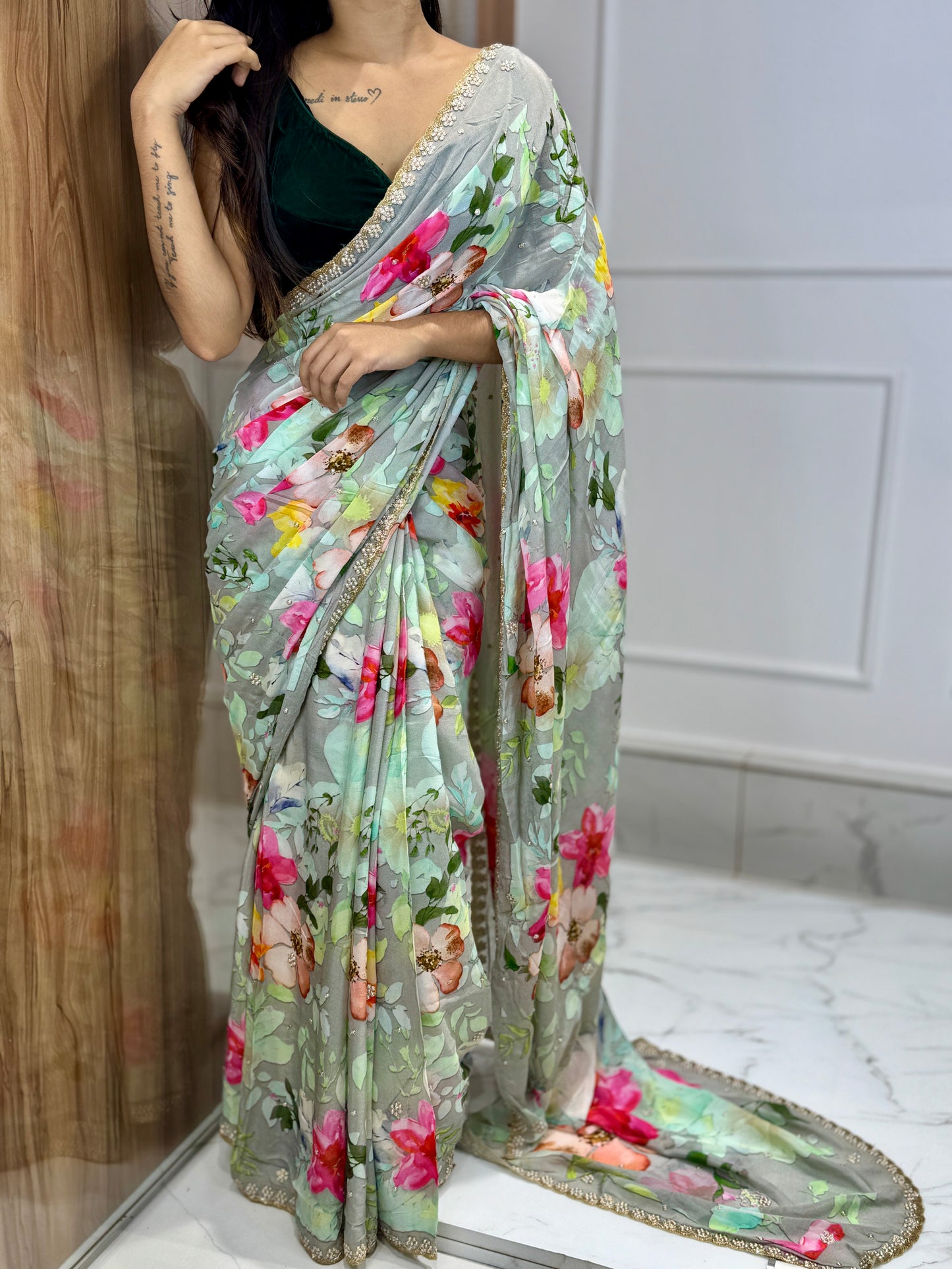 DESIGNER CHINNON